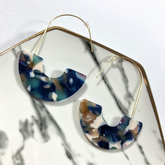 Tennessee Bellee Boutique Jewelry - Blue Camel Tortoise Shell Acrylic Drop Earring